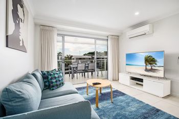 Cotton Tree Modern Apartment - Accommodation Coffs Harbour 0