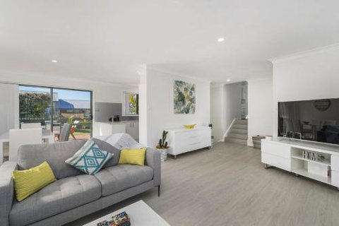 Right At Home In Bonny Hills - Accommodation Coffs Harbour 2