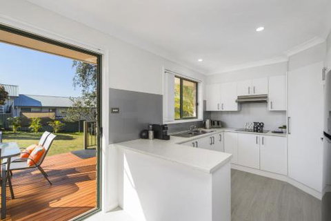 Right At Home In Bonny Hills - Accommodation Coffs Harbour 1