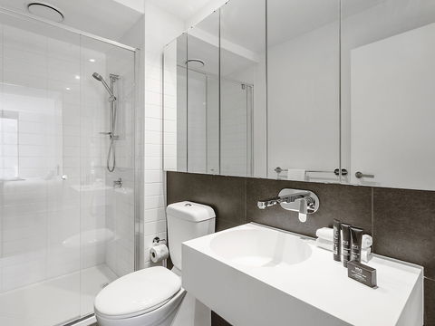 CHARLOTTE Manhatten Building Near Spencer St. & Southern Cross Station - Accommodation Coffs Harbour 2