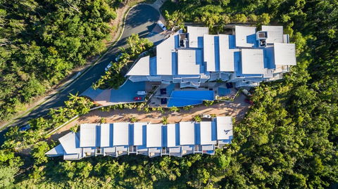 Azure Sea Whitsunday Resort - Accommodation Coffs Harbour 1