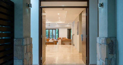 Sea Temple Port Douglas 3 Bedroom Luxury Villa - Accommodation Coffs Harbour 5