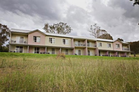 BATHURST GOLDFIELDS MOTEL On MOUNT PANORAMA - Accommodation Coffs Harbour 1