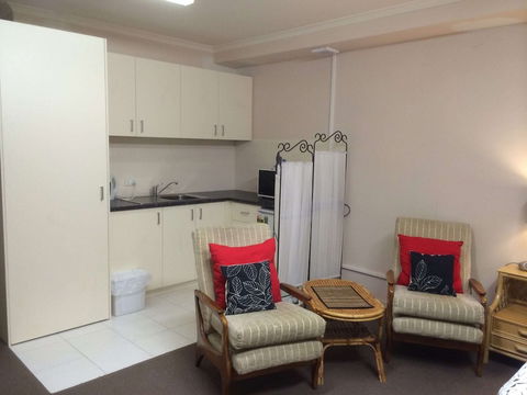 Box Hill Studios 4 At Canterbury Gardens - Accommodation Coffs Harbour 3