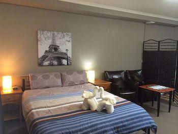 Box Hill Studios 4 At Canterbury Gardens - Accommodation Coffs Harbour 5
