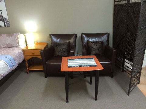 Box Hill Studios 4 At Canterbury Gardens - Accommodation Coffs Harbour 0