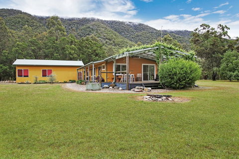 Feathertop Views And Dorm - Accommodation Coffs Harbour 2