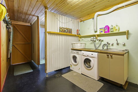 Feathertop Views And Dorm - Accommodation Coffs Harbour 4