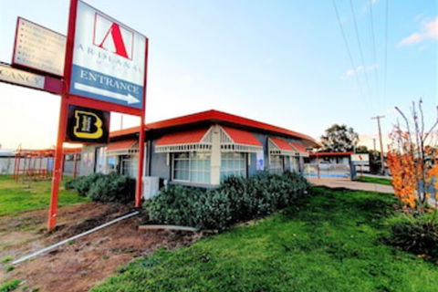 Ardeanal Motel West Wyalong - Accommodation Coffs Harbour 0