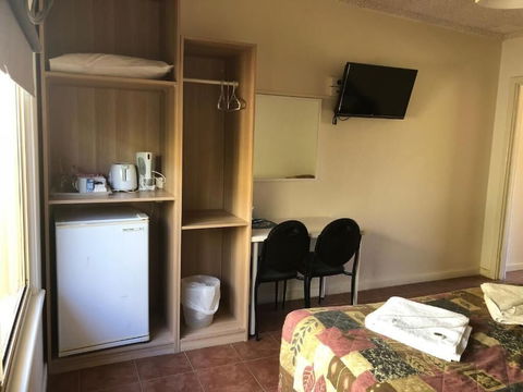 Jurien Bay Hotel - Accommodation Coffs Harbour 2