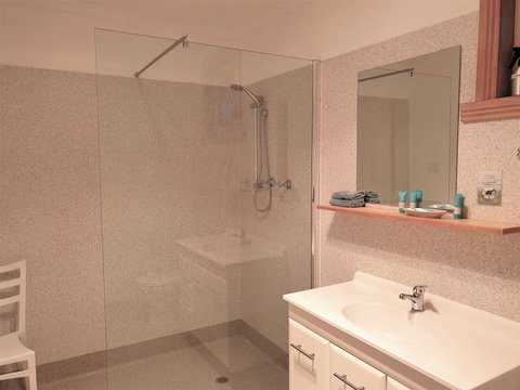 Driftwood Strahan Villas - Accommodation Coffs Harbour 3