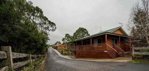 Driftwood Strahan Villas - Accommodation Coffs Harbour 0