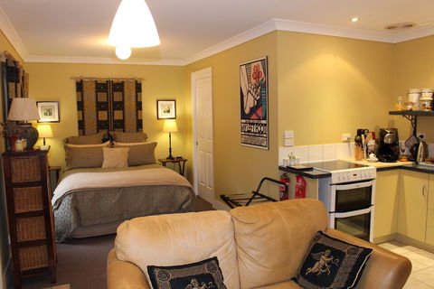 Ivy On Glenelg - Accommodation Coffs Harbour 5