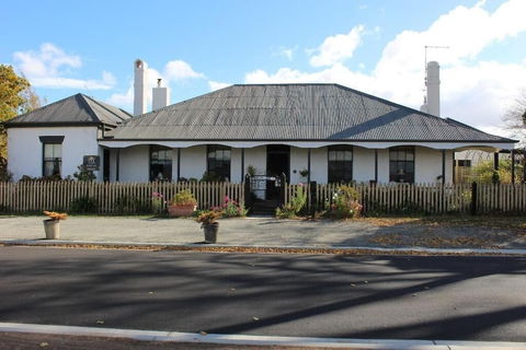 Ivy On Glenelg - Accommodation Coffs Harbour 1