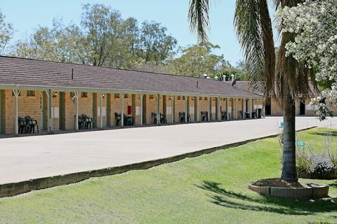 Burke And Wills Motor Inn - Accommodation Coffs Harbour 1