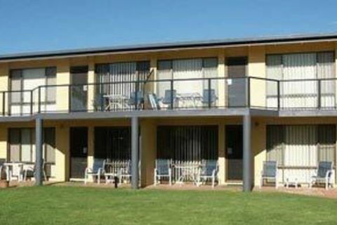 Admirals Lodge - Accommodation Coffs Harbour 3