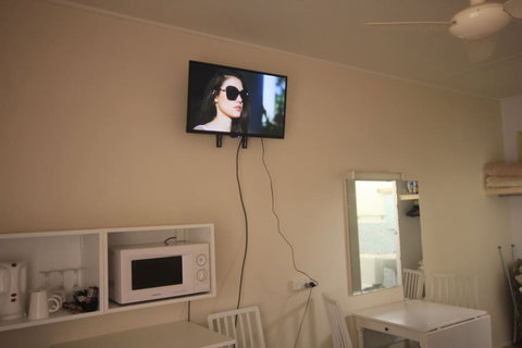 Aromet Motor Inn - Accommodation Coffs Harbour 5