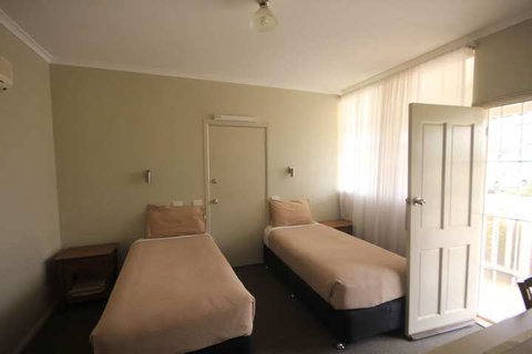 Aromet Motor Inn - Accommodation Coffs Harbour 6