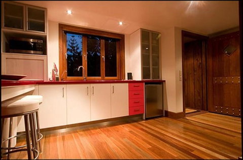 King Ludwigs Cottage - Accommodation Coffs Harbour 2