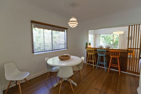 Ron's Beach House - Accommodation Coffs Harbour 2