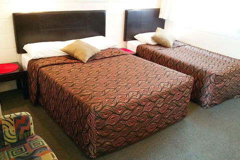 A & A Lodge Motel Emerald - Accommodation Coffs Harbour 7