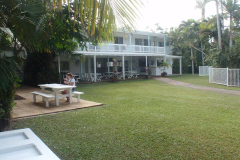 Absolute Backpackers Mission Beach - Accommodation Coffs Harbour 0