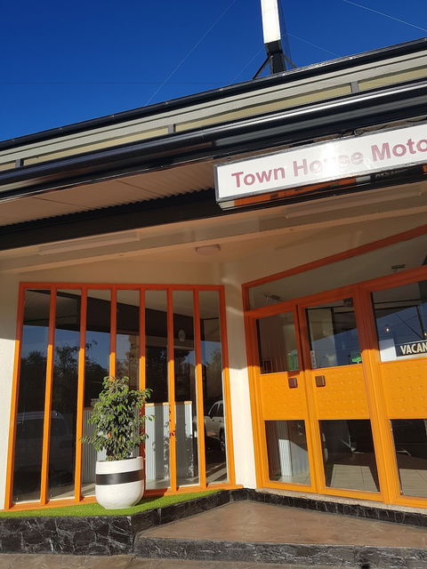 Town House Motor Inn - Accommodation Coffs Harbour 0