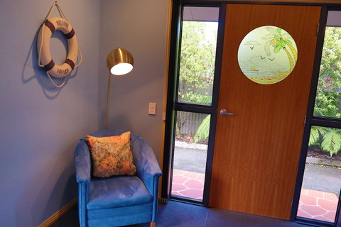 Strahan Bungalows - Accommodation Coffs Harbour 5