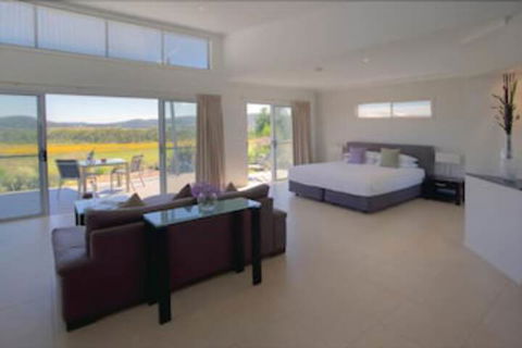 Azjure Studio Retreat - Accommodation Coffs Harbour 1