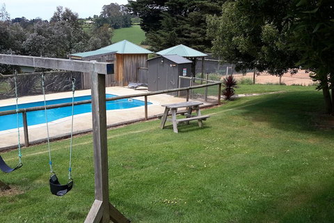 Neerim Country Cottages - Accommodation Coffs Harbour 3