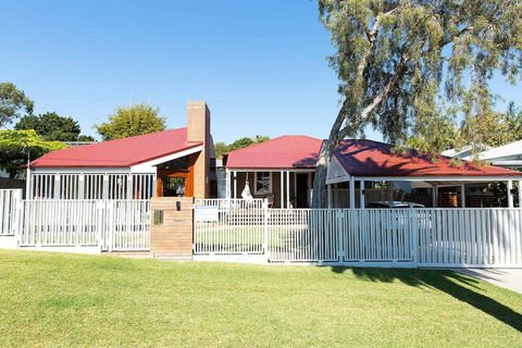 A PERFECT STAY - Bacchus - Accommodation Coffs Harbour 7