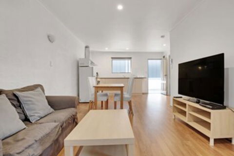 Adelaide Holiday Homes - Accommodation Coffs Harbour 0