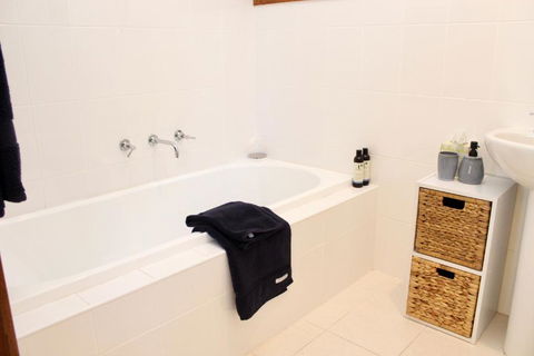 Nagoondie Studio - Accommodation Coffs Harbour 4