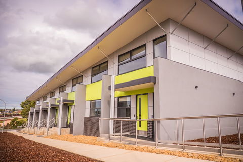 Deakin Geelong Units - Accommodation Coffs Harbour 2