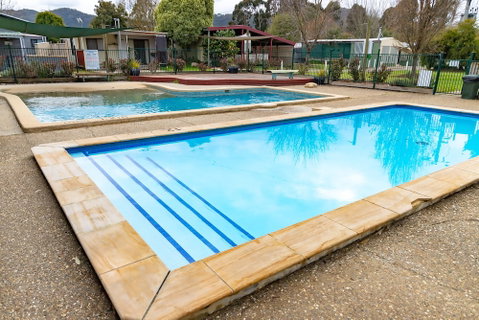 Breeze Holiday Parks - Eildon - Accommodation Coffs Harbour 0