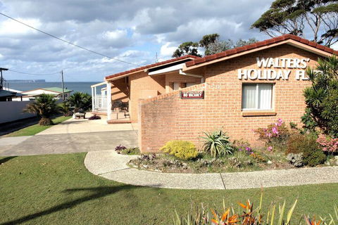 Walters Holiday Flats - Accommodation Coffs Harbour 6