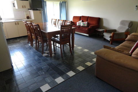 High View Family Cottages - Accommodation Coffs Harbour 2