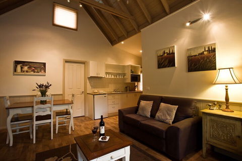 Autumn Abode Cottages Two - Accommodation Coffs Harbour 1
