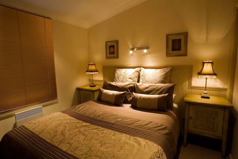 Autumn Abode Cottages Two - Accommodation Coffs Harbour 5