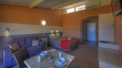 Tenterfield Motor Inn - Accommodation Coffs Harbour 5