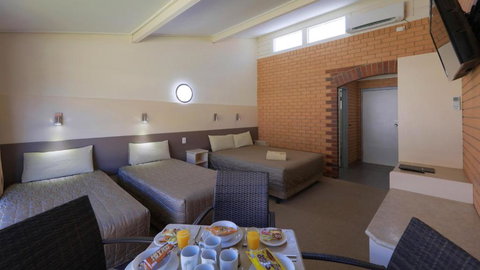 Tenterfield Motor Inn - Accommodation Coffs Harbour 6