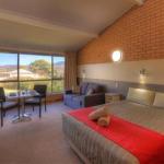 Tenterfield Motor Inn - Accommodation Coffs Harbour 0