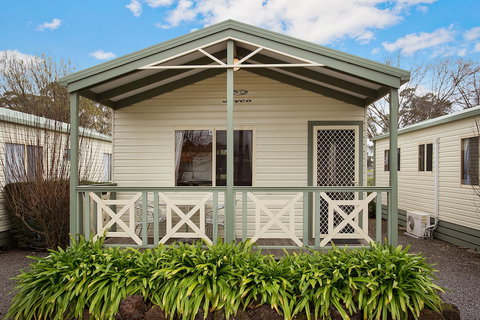 Lake Hamilton Motor Village & Caravan Park - Accommodation Coffs Harbour 2