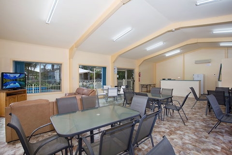 Lake Hamilton Motor Village & Caravan Park - Accommodation Coffs Harbour 4