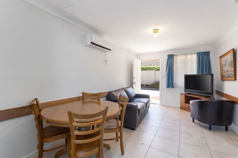 Apollo Lodge - Accommodation Coffs Harbour 4