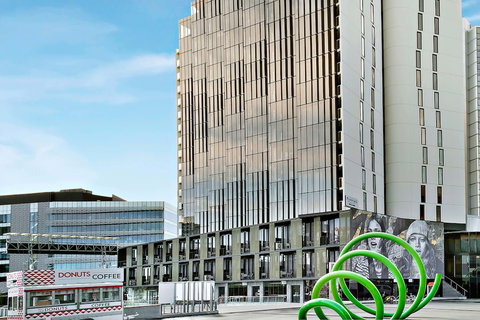 Peppers Docklands - Accommodation Coffs Harbour 3