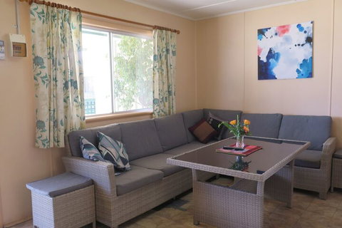 Jurien Beachfront Holiday Units - Accommodation Coffs Harbour 5