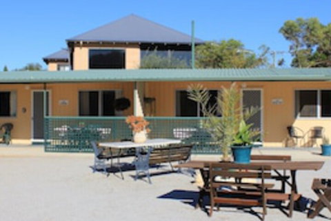 Jurien Beachfront Holiday Units - Accommodation Coffs Harbour 0