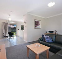 Hamilton Standard Apartment - Accommodation Coffs Harbour