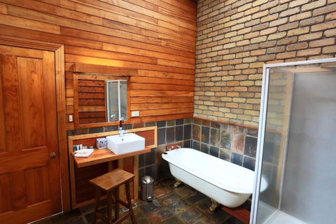 At The Beach & Not Quite At The Beach Holiday Cottages Stanley - Accommodation Coffs Harbour 3